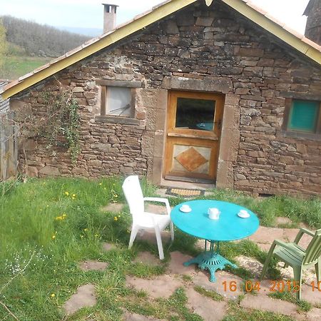 Gite Des Monts Saint-Izaire Exterior foto