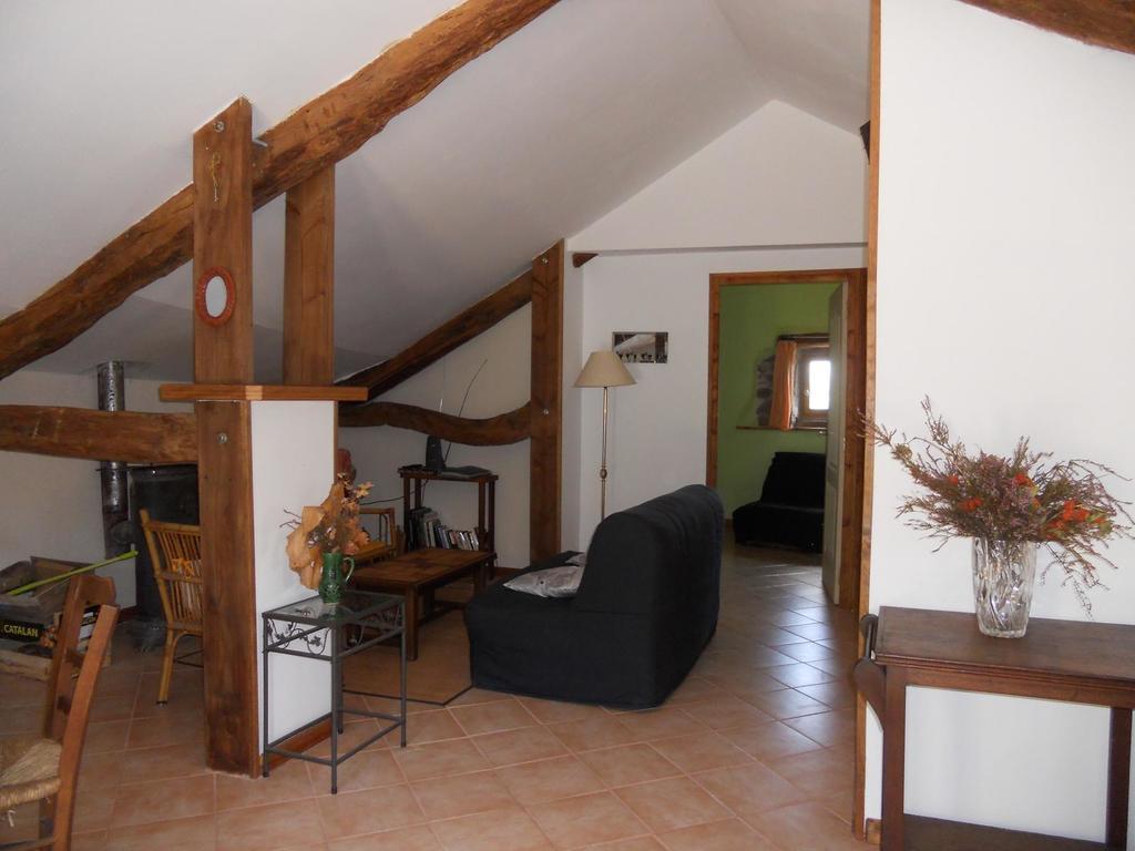 Gite Des Monts Saint-Izaire Zimmer foto