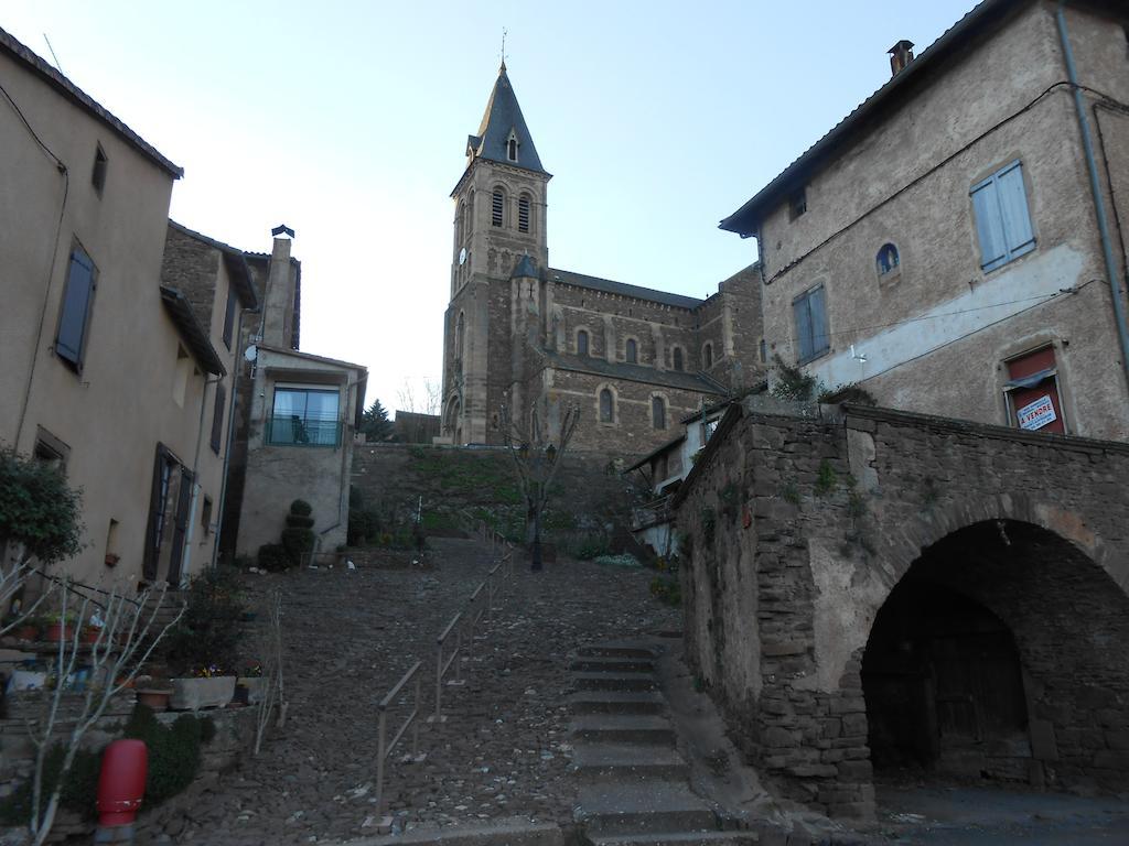 Gite Des Monts Saint-Izaire Exterior foto